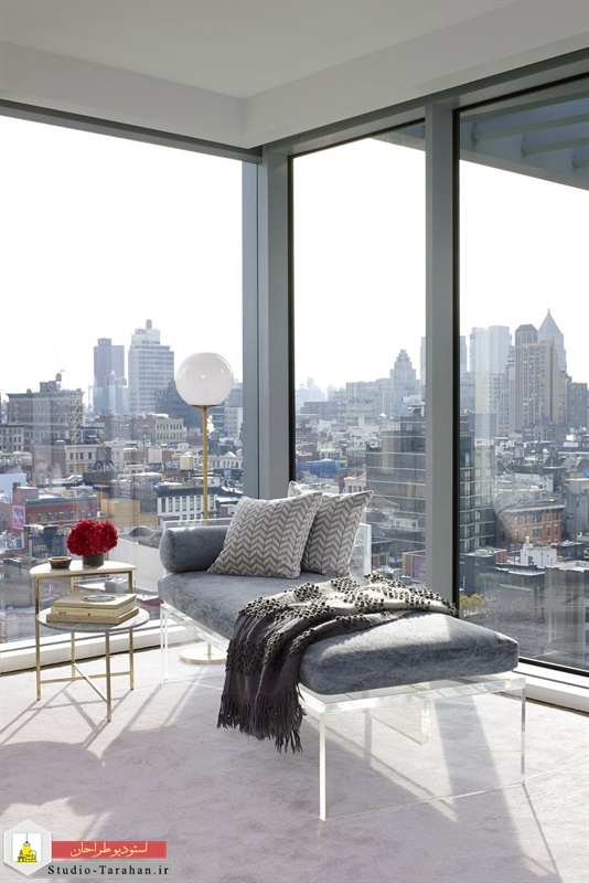 تخت کنار پنجره